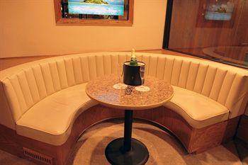 Sybaris Pool Suites Mequon Brown Deer Exterior foto