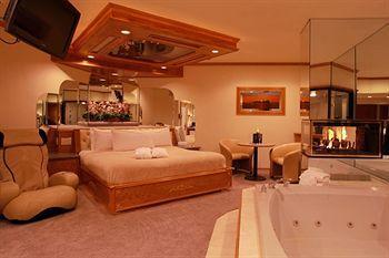 Sybaris Pool Suites Mequon Brown Deer Exterior foto